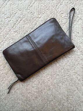 Women’s Leather Wristlet